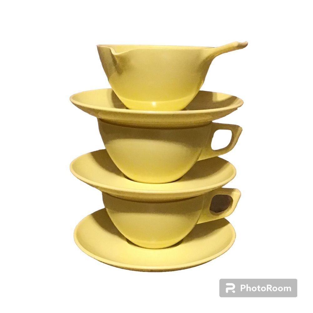 Vintage Stetson Melmac Yellow Cups Saucers Creamer Cup‎